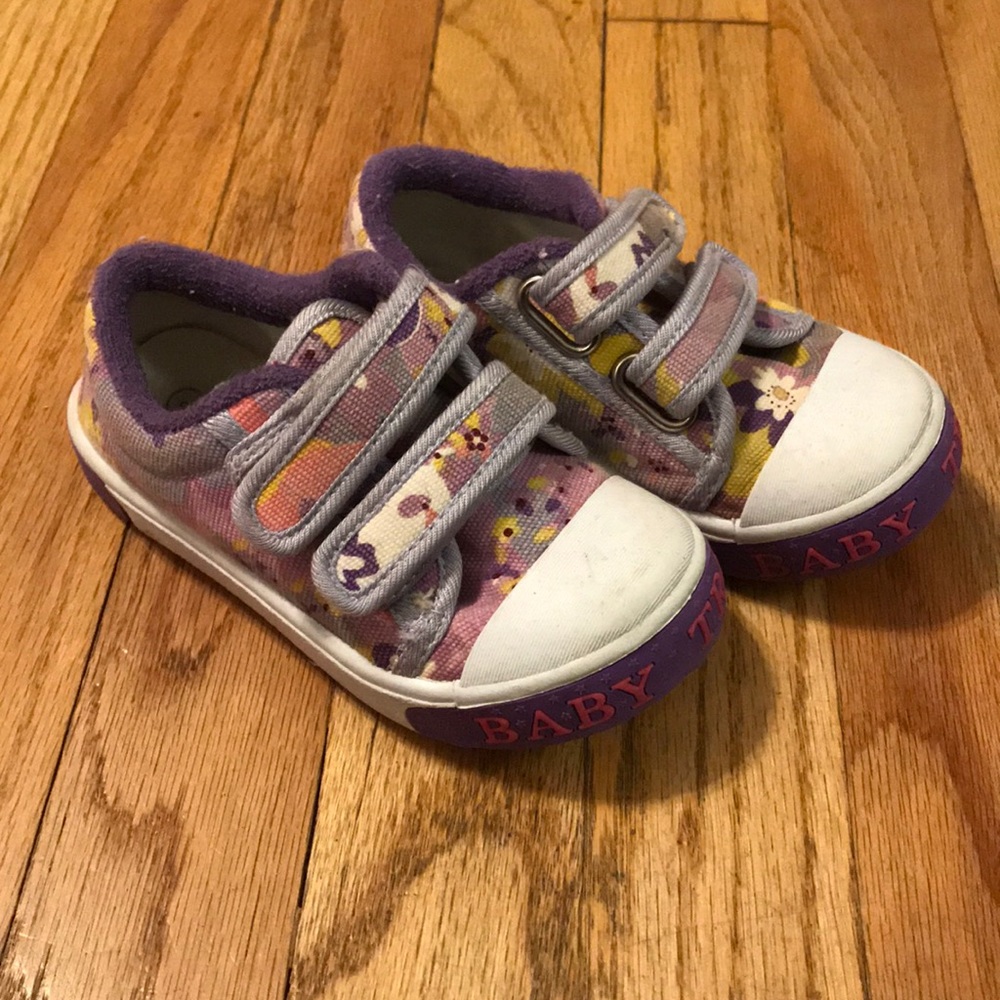 💘 5 for $8 💘 Purple Floral Velcro Shoes